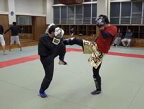 神戸格闘技サークルの格闘技練習写真（キックボクシング組）